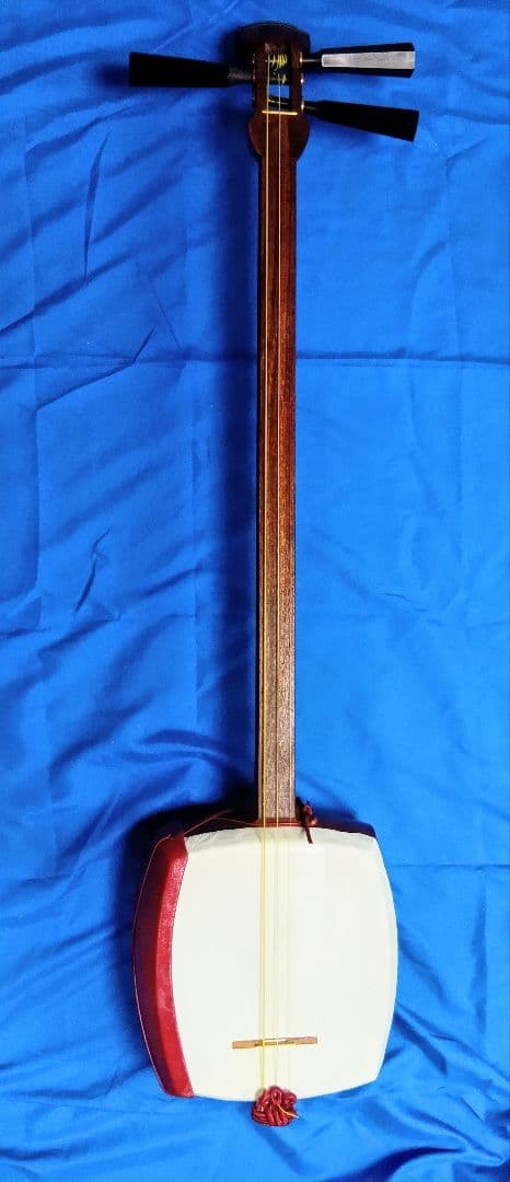 津軽三味線 東さわり 2940g 棹幅31.5ミリ　表皮張り替え済　ケース付