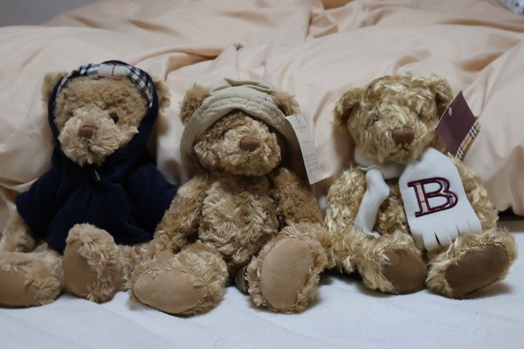 【希少・非売品】バーバリー（BURBERRY）テディベア 3体セット／限定