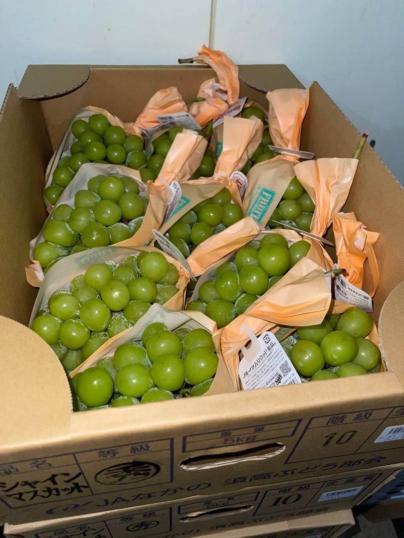 メルカリ限定　シャインマスカット　5キロ　6〜11房 秀　高級品質