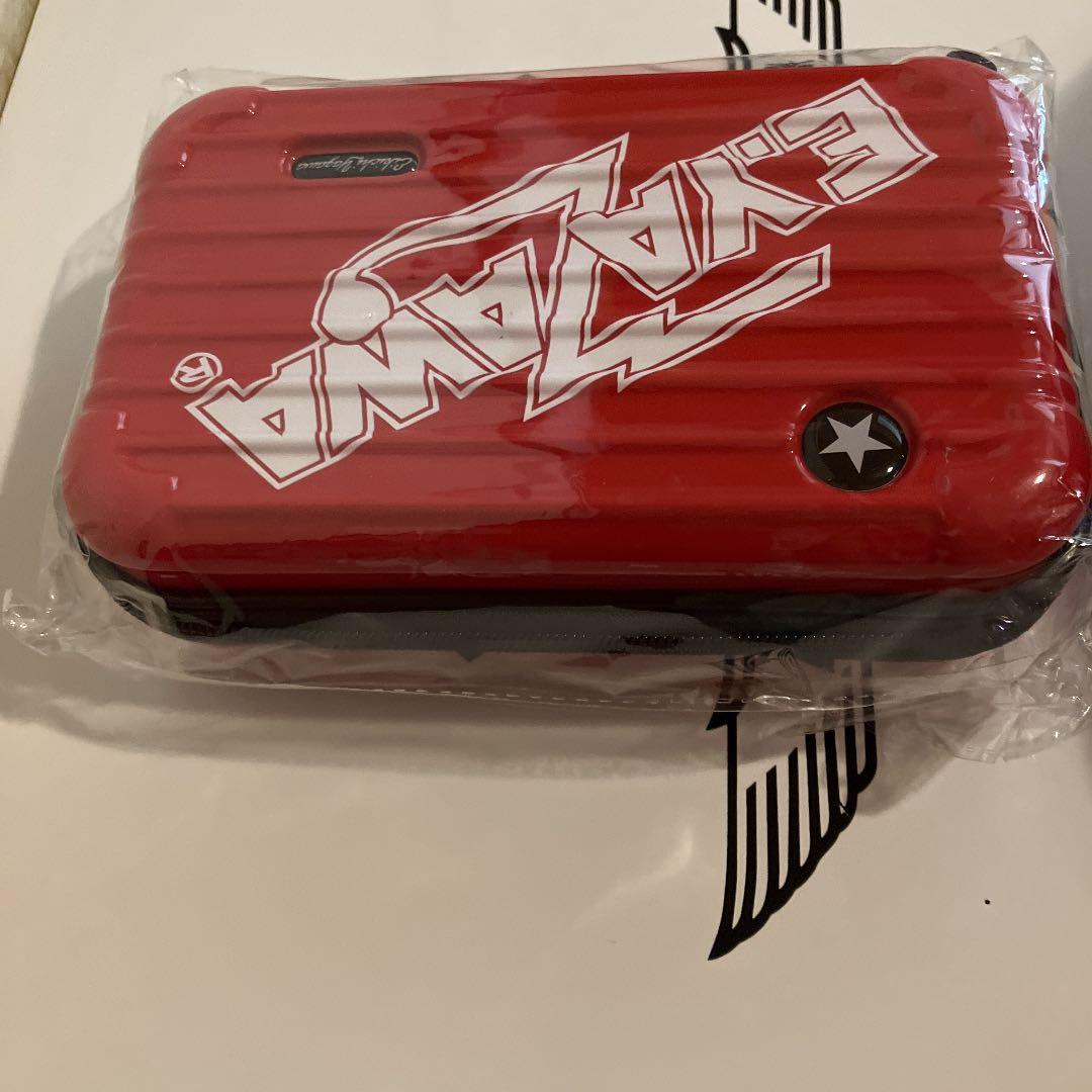 ハードトラベルポーチ　新品未使用　赤　星　ロゴ