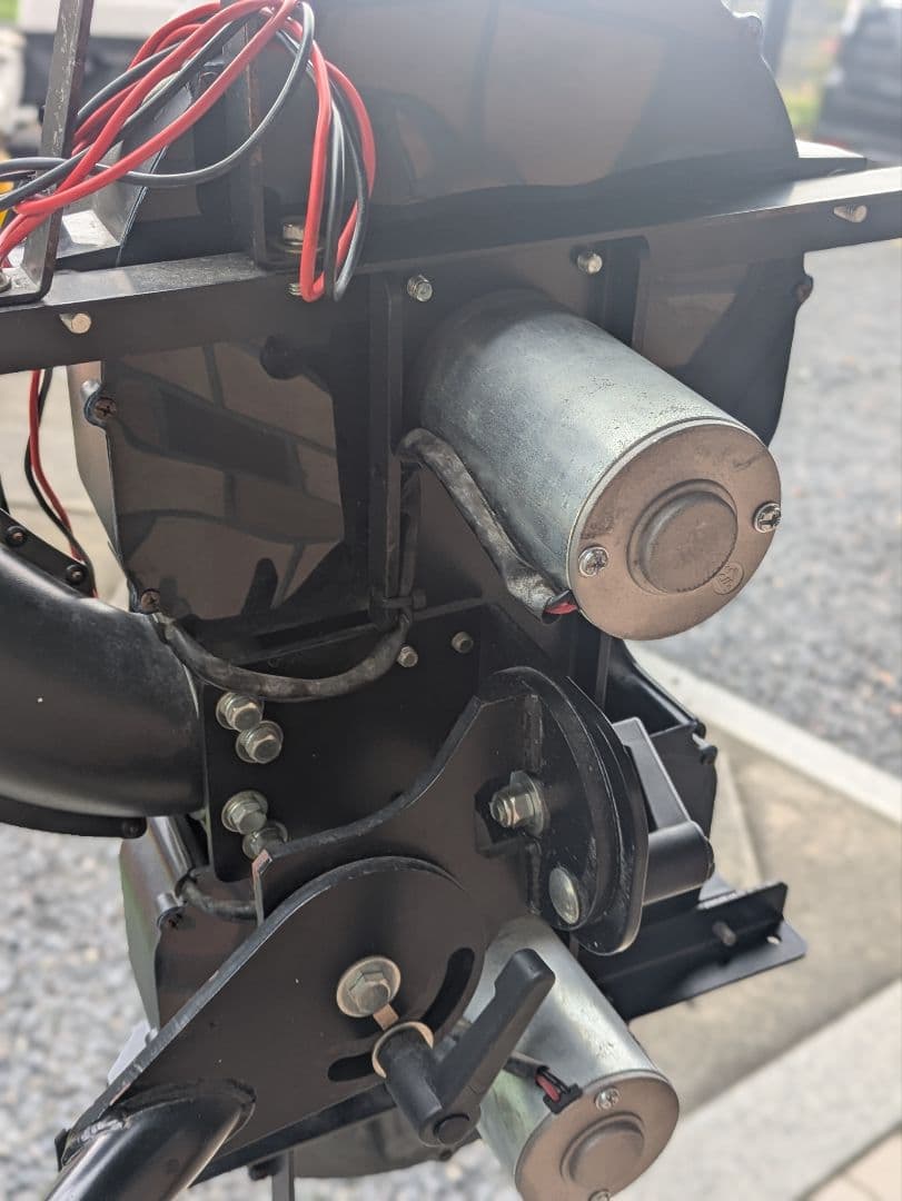 格安ピッチングマシン・（硬式・軟式兼用）バッテリー充電機付き