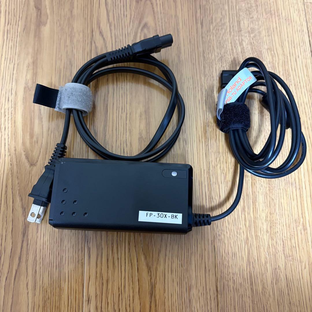 Roland FP-30X（ケース、カバー、ペダル、ヘッドフォン、譜面台付き）