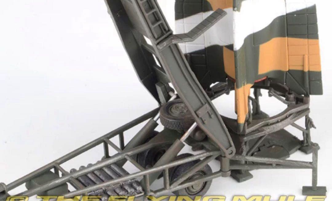 B）PMA製 WWⅡ ドイツ軍V2ロケット　弾道ミサイル　1/72 完成品模型