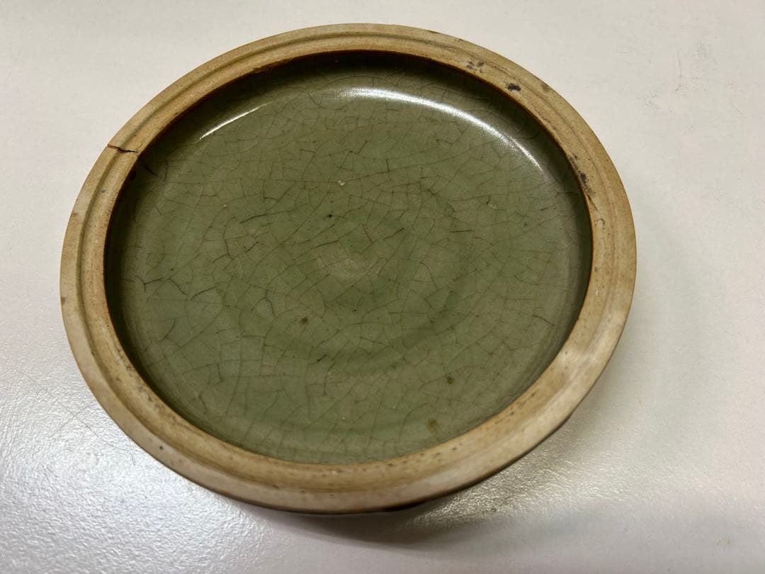 龍泉窯 青磁刻花紋合子(印盒)