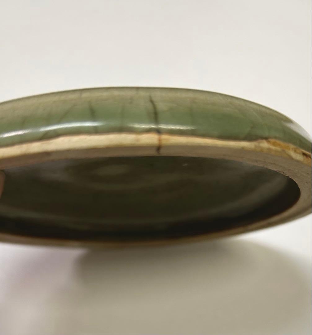 龍泉窯 青磁刻花紋合子(印盒)