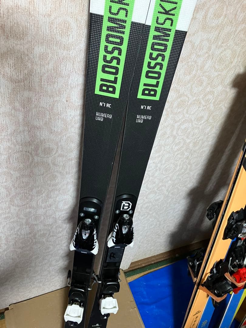 さらに値下げ‼️BLOSSOM SKIS RC N°1
