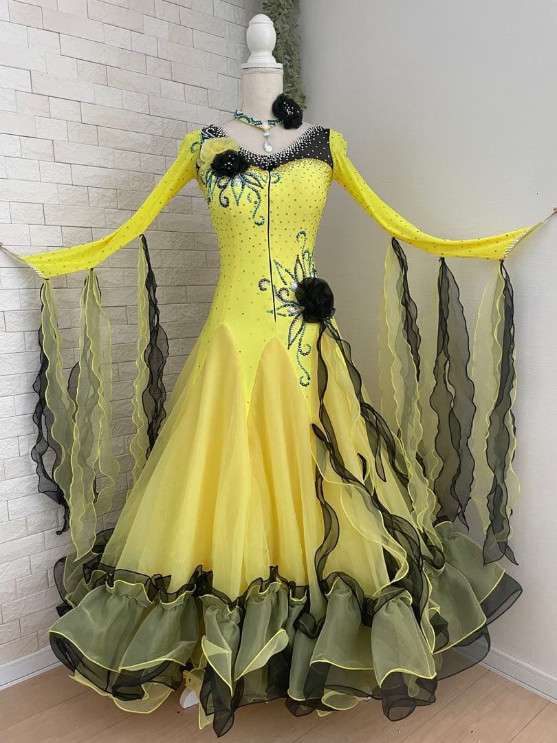 社交ダンス　スタンダードドレス⭐️イエロー＆ブラック