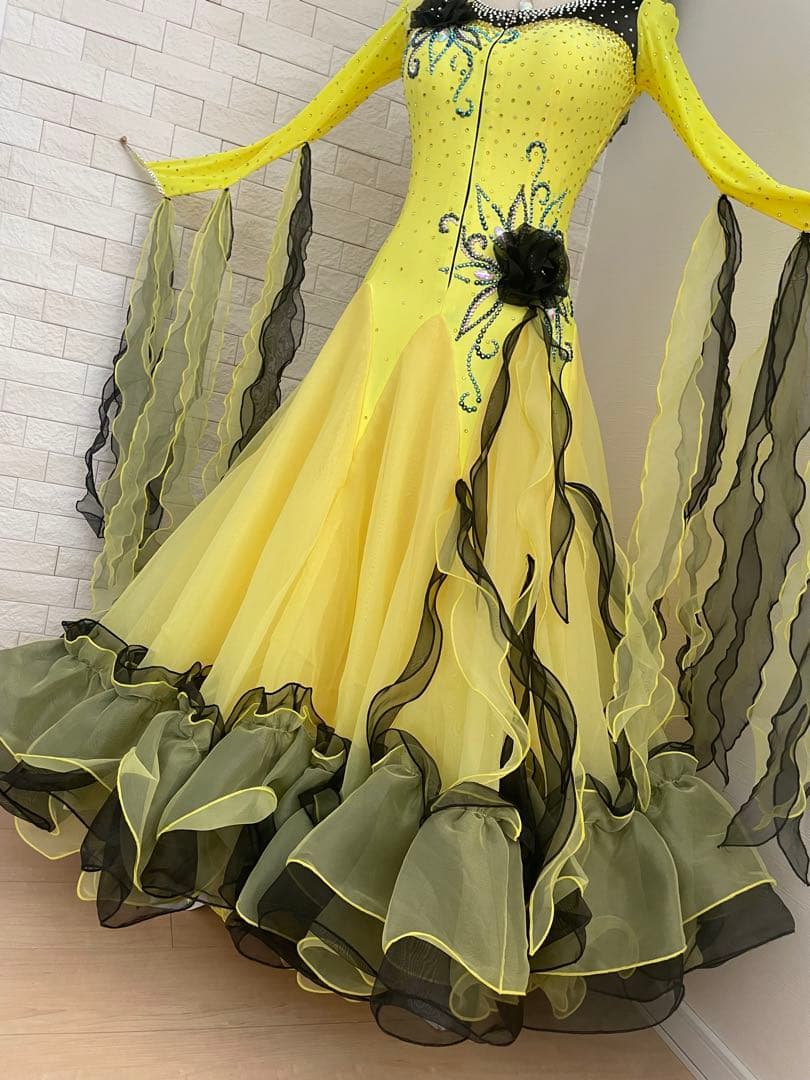 社交ダンス　スタンダードドレス⭐️イエロー＆ブラック
