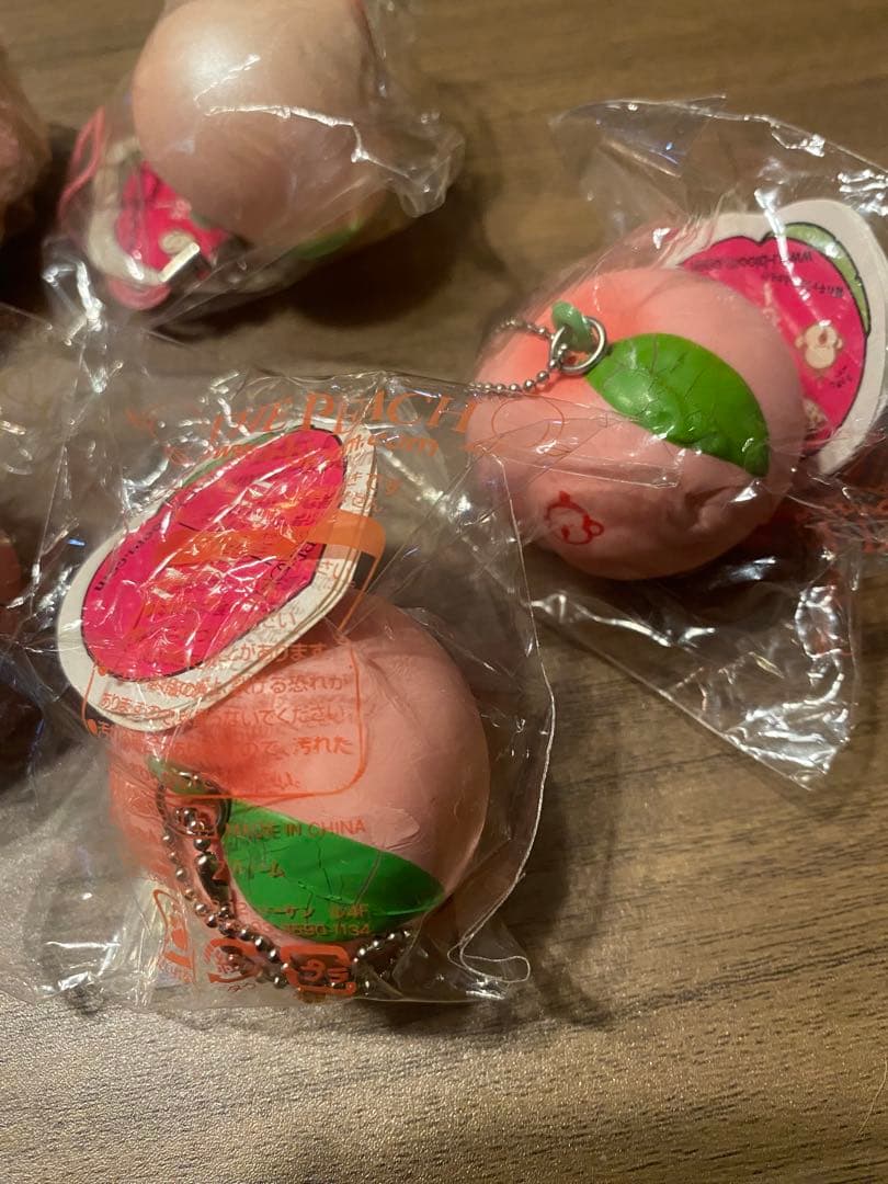 【未開封】BLOOM スクイーズ ザ・ピーチ 絵柄付き ジェル ボールチェーン