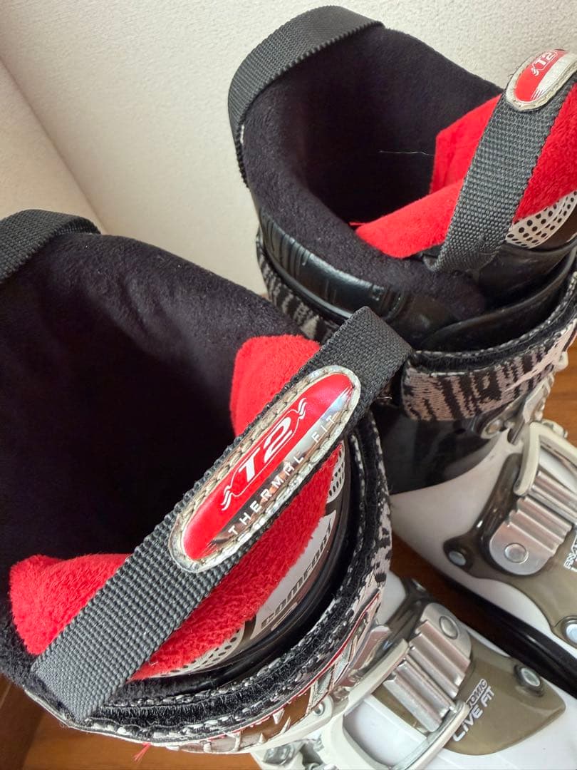 ATOMIC スキーブーツ LIVE FIT 70