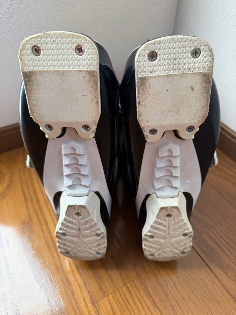 ATOMIC スキーブーツ LIVE FIT 70