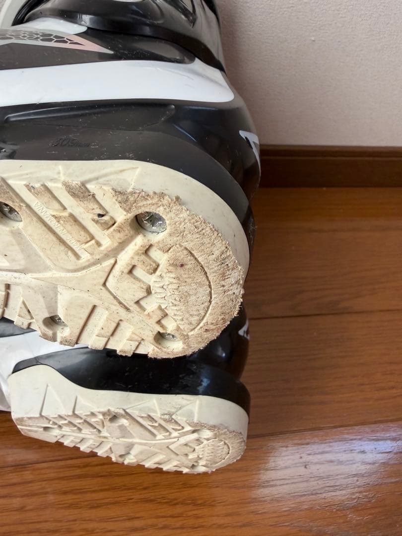 ATOMIC スキーブーツ LIVE FIT 70