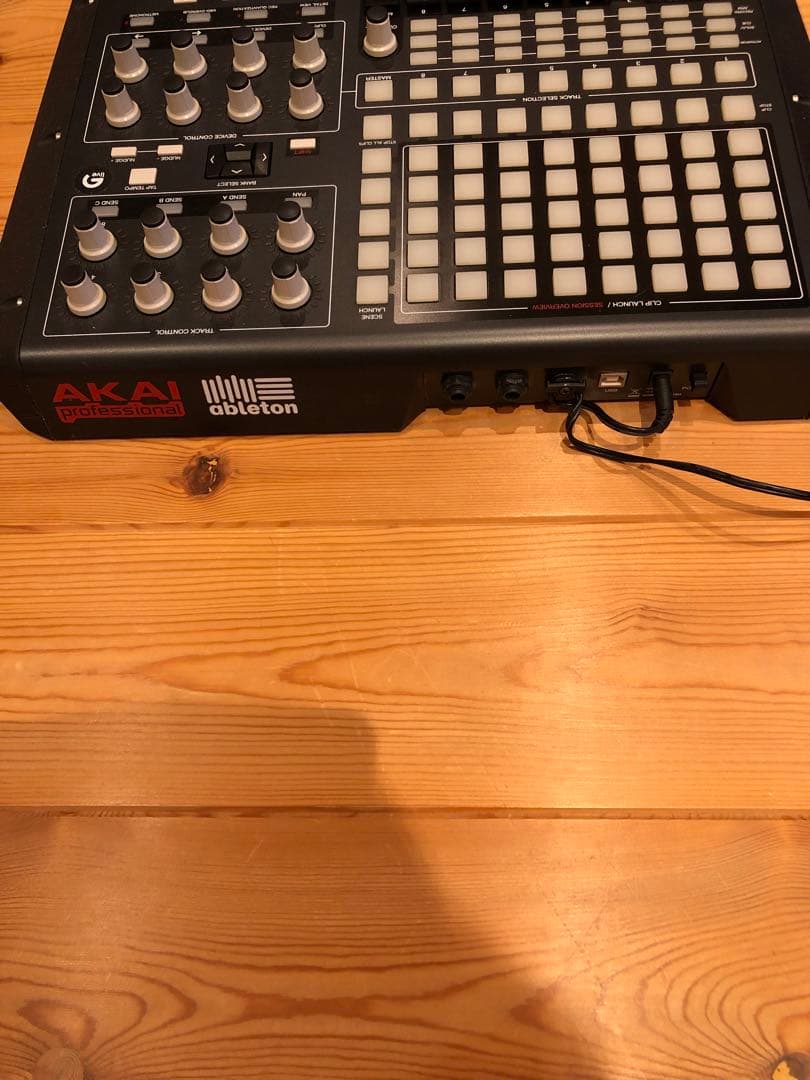 AKAI APC40 コントローラー 本体