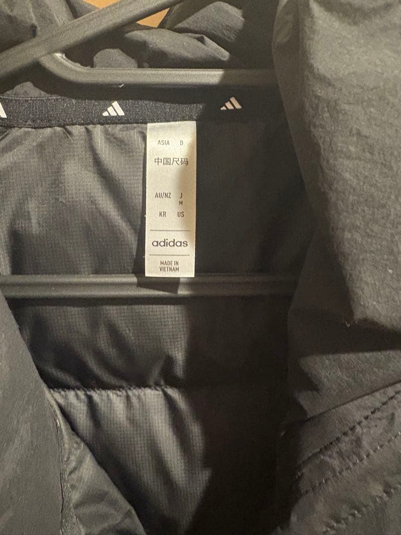 adidasゴルフ　半袖ダウンジャケット