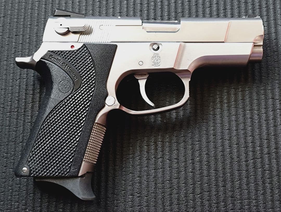 ウエスタンアームズ　スミス&ウェッソン　ショーティ40 ガスガン