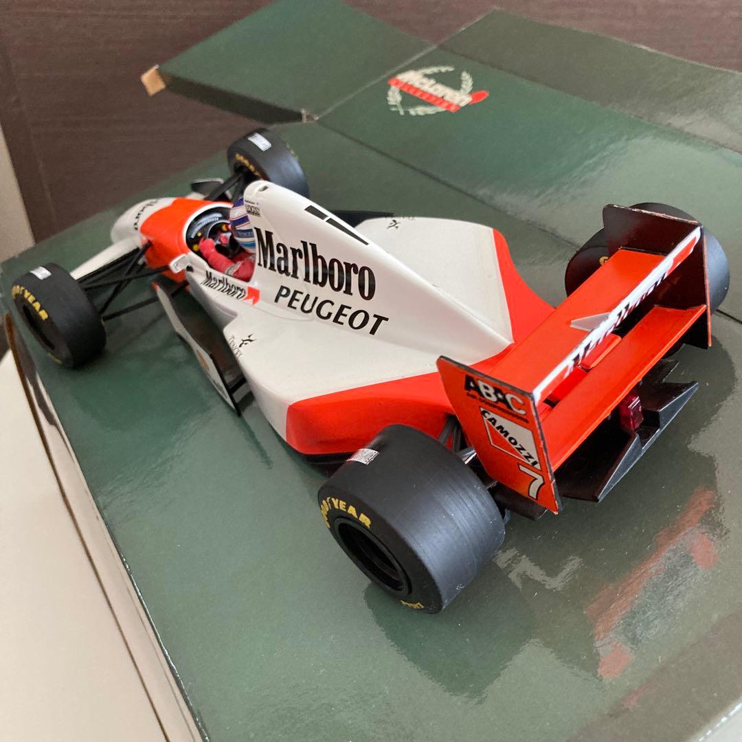 ミニカー Marlboro McLaren Peugeot MP 4/9 1/18