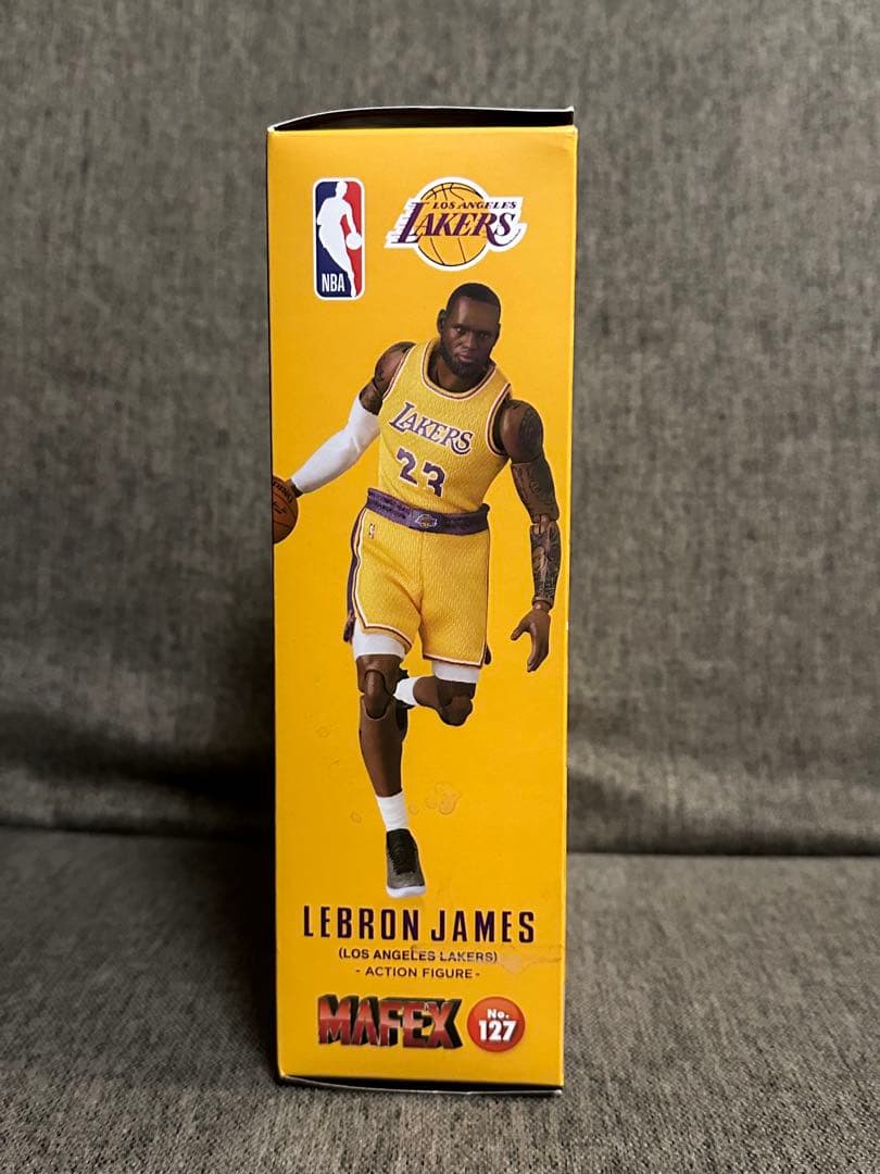 レブロン　ジェームス　開封品　中古　フィギュア　メディコムトイ　バスケ　NBA