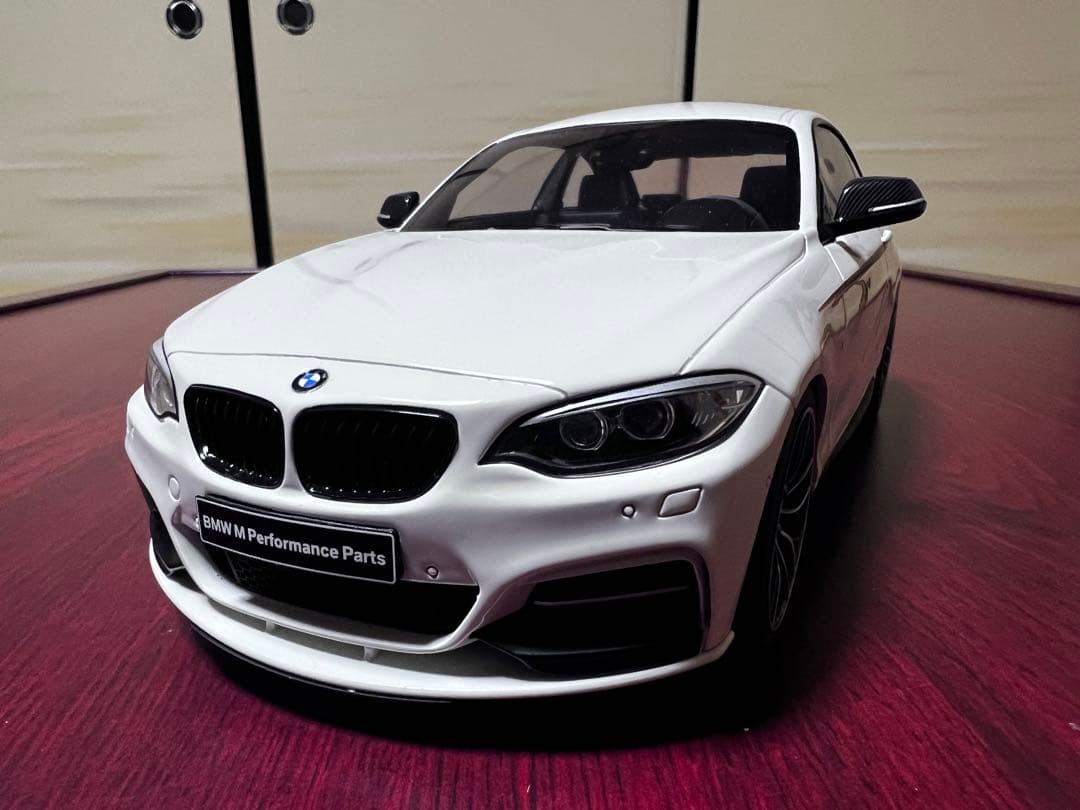 1/18  2シリーズクーペ　　ミニカー