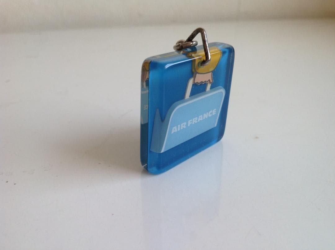 古い雑誌広告とブルボンキーホルダー　エールフランス　ブロカント　ヴィンテージ
