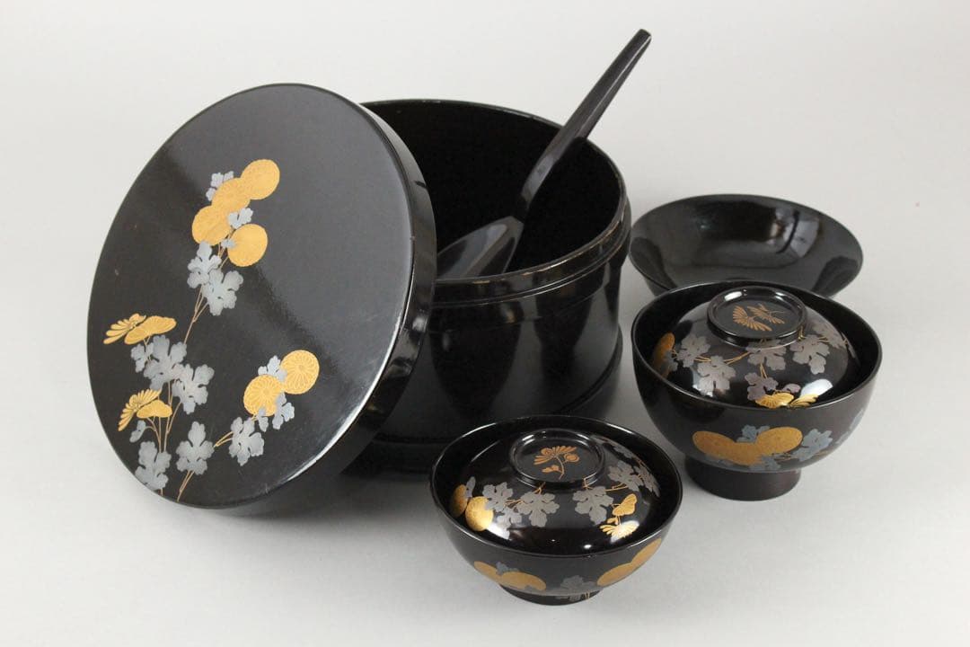 No5543 黒漆菊花金銀蒔絵　お櫃　杓子　椀　5点セット　送料無料