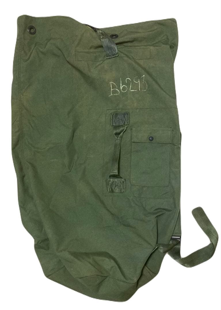 売り切り価格　米軍実物　シュラフ　スリーピングバッグ　中綿入り　ダッフルバッグ付