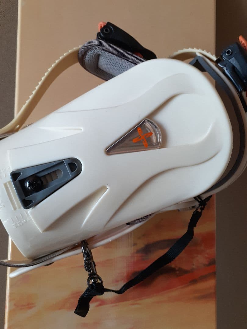 VENUS:147 スノーボード ビンディング付き　カバー付