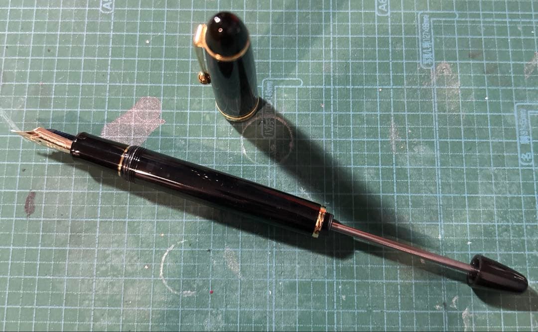 PILOT カスタム823 〈M〉 プランジャ式万年筆