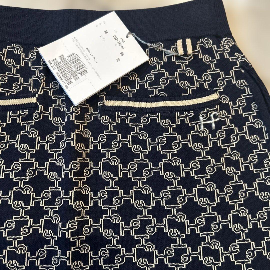 お値段変更ネイビー 幾何学模様 スカート 新品タグ付ゴルフウェアセットアップ