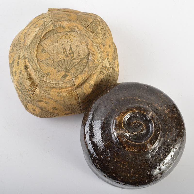 楽吉左衛門　九代了入作　黒楽茶碗　仕覆付　宗左（惺斎）極め箱　M　R7055