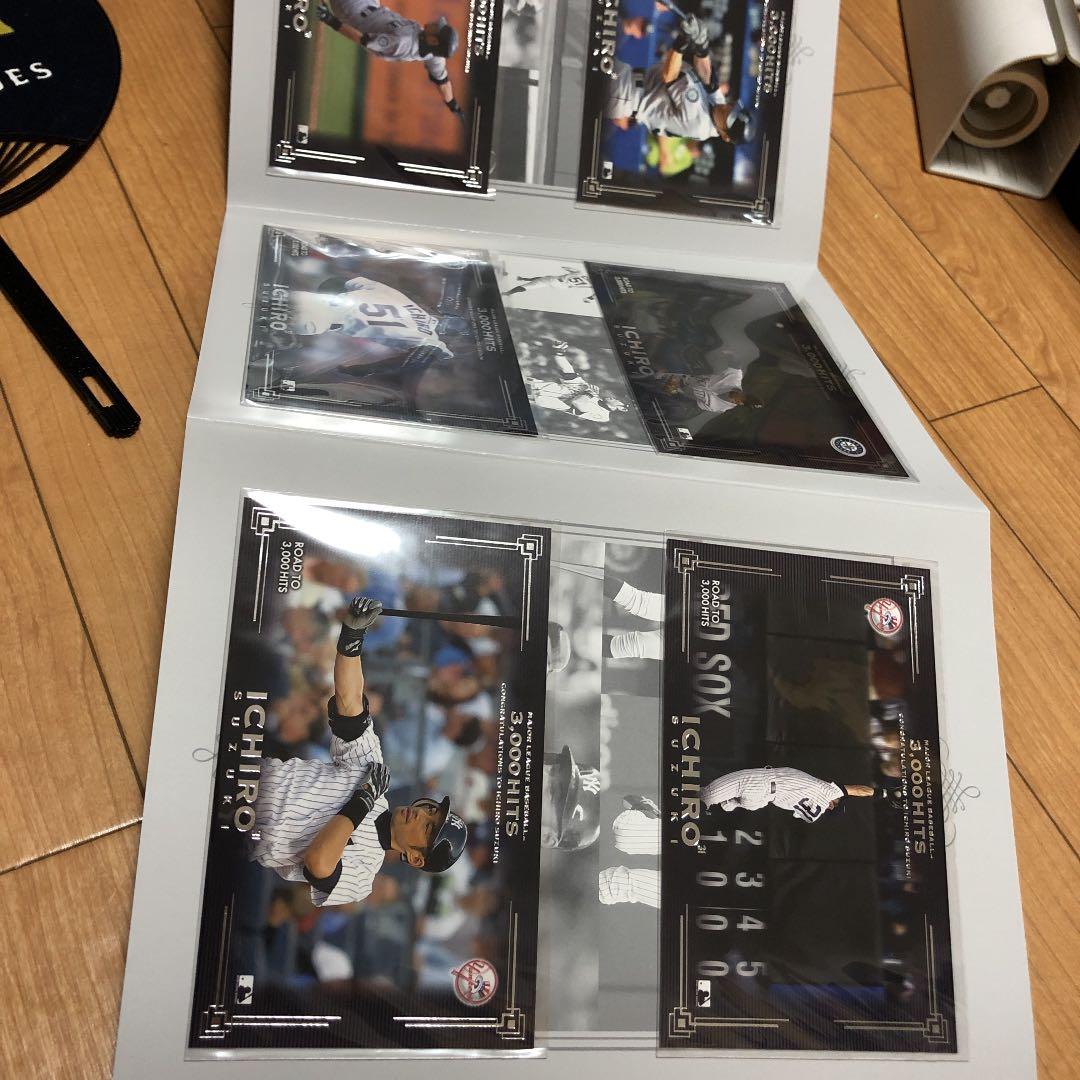 イチローの3000本安打の記念アルバム。神戸の郵便局が作ったものです。