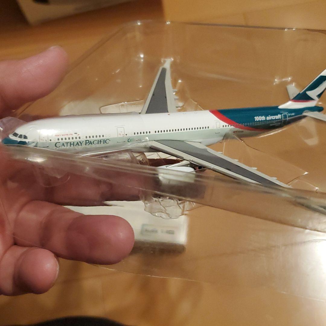 航空機・ヘリコプター CATHAY PACIFIC AIRBUS A-330-300