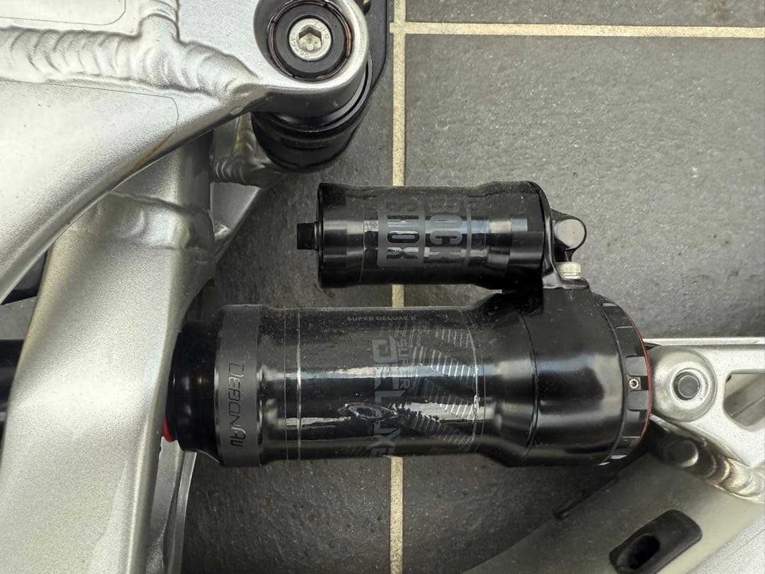 Santa Cruz Bronson V3 AL 2019 M シルバー送料込み