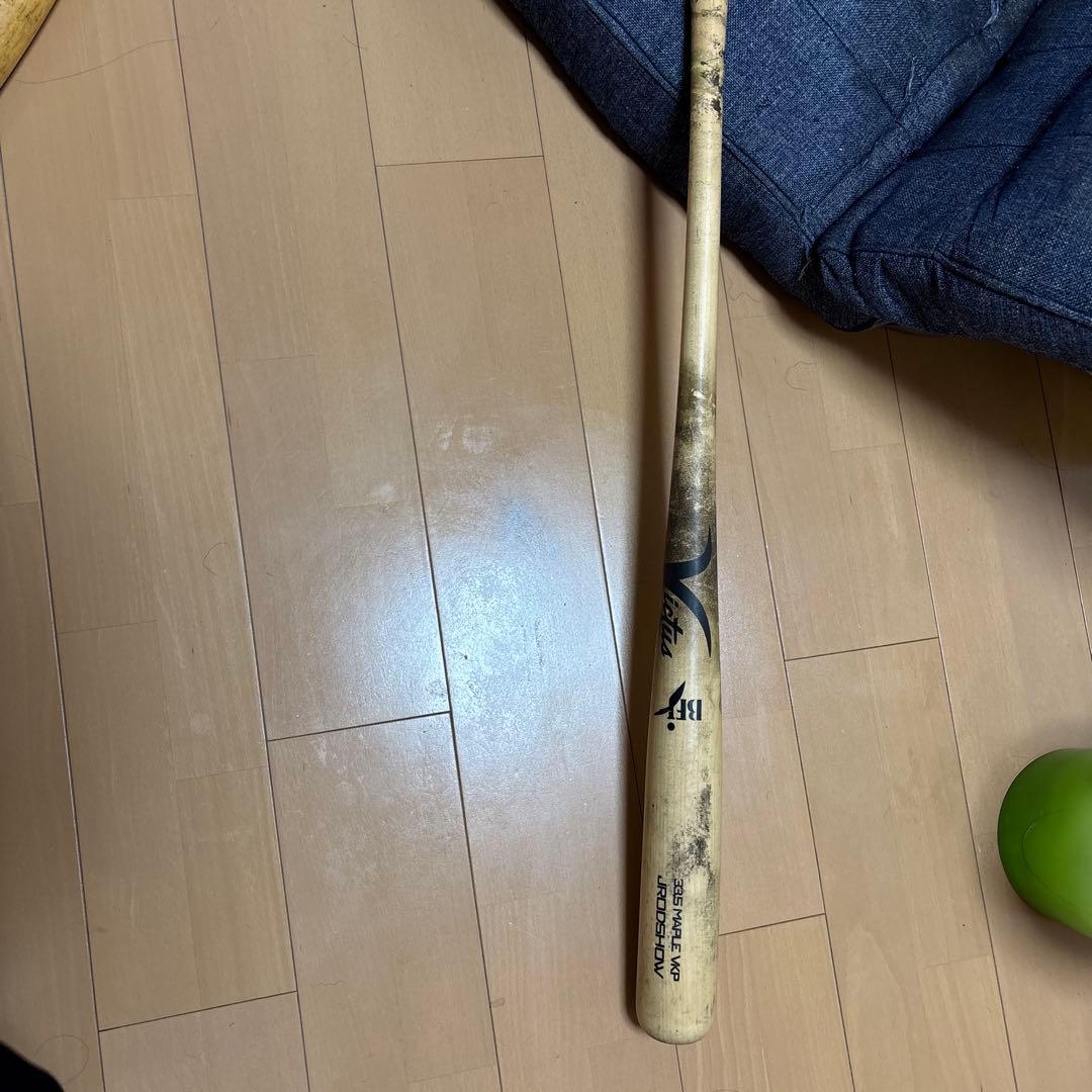 ヴィクタス硬式木製バット