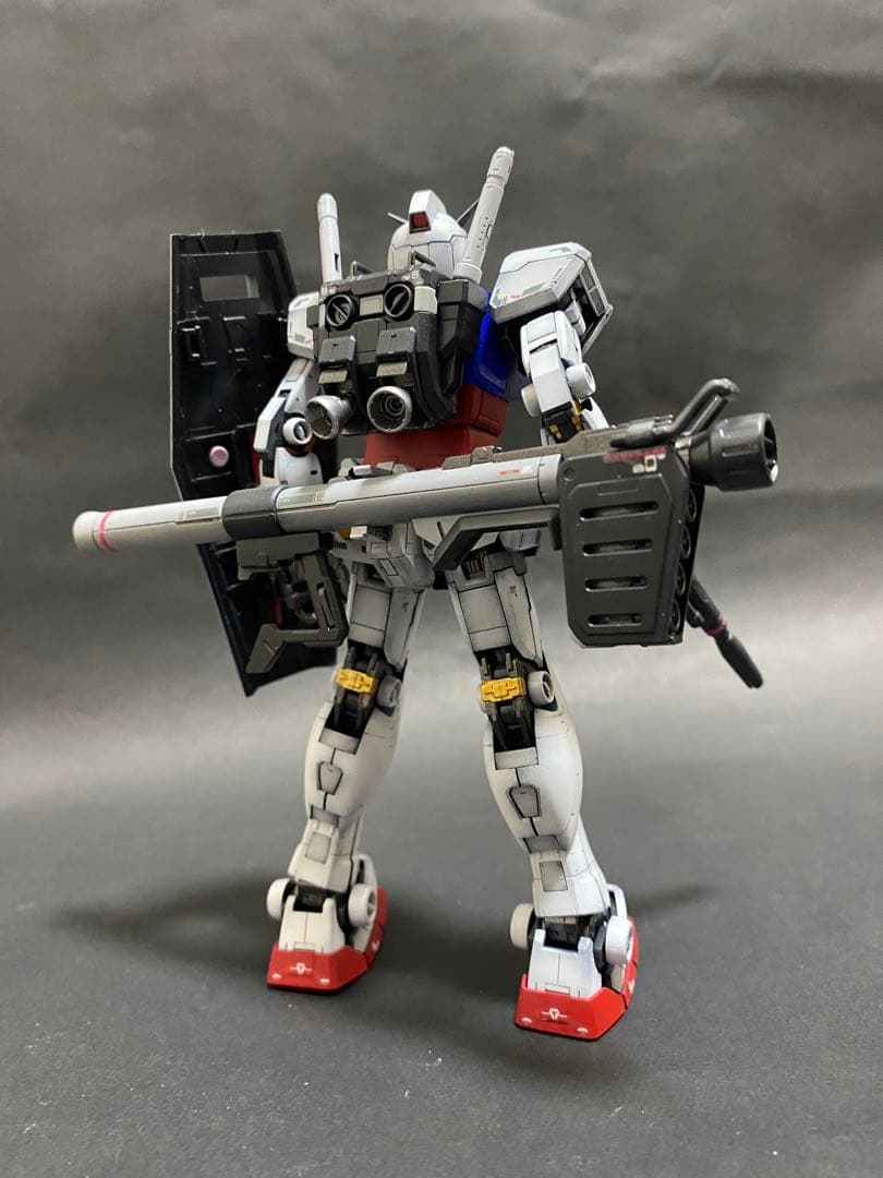 RG RX-78-2 ガンダム　塗装済完成品