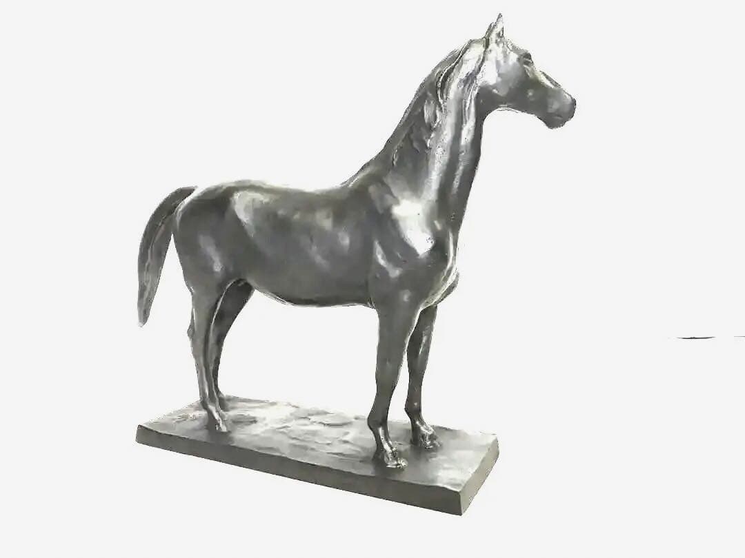 銅製:台付静馬置物