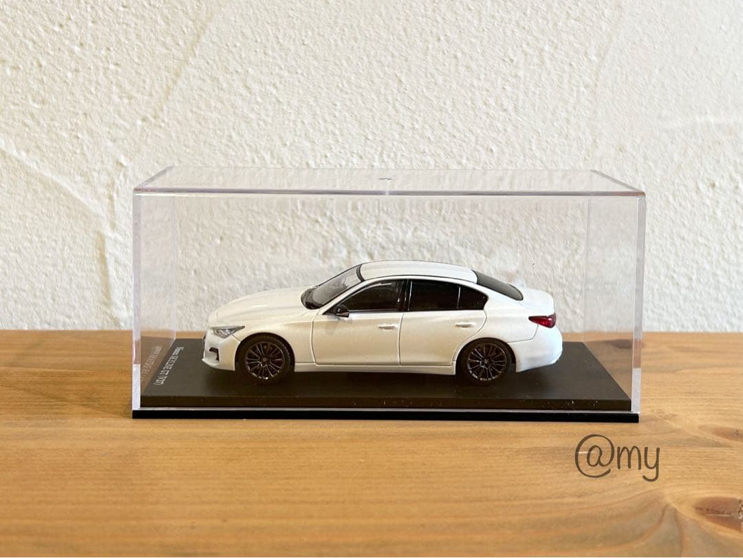 スカイライン GT V37 1/43 ミニカー