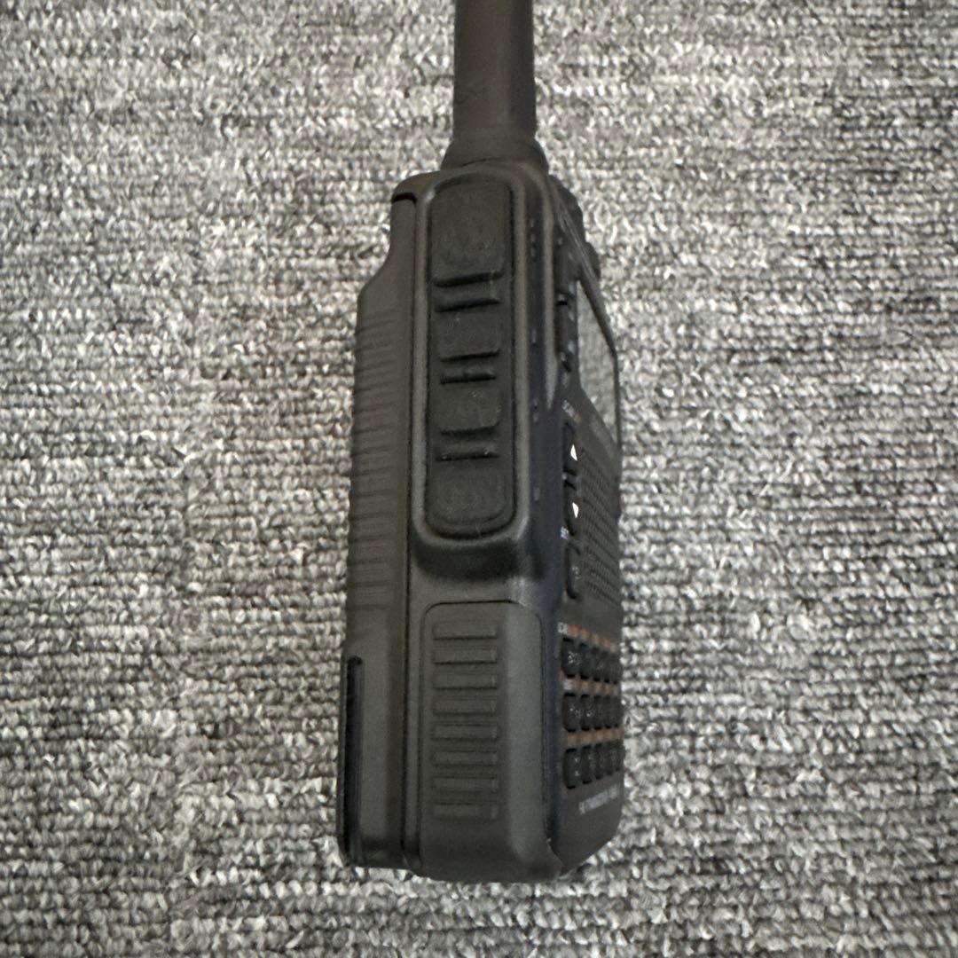 VX-8 FMトランシーバー ケース•充電器付き