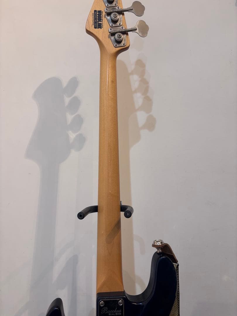 Bacchus Wl-003 濃青ジャズベタイプ　バッカス　４弦ベース木目癖強