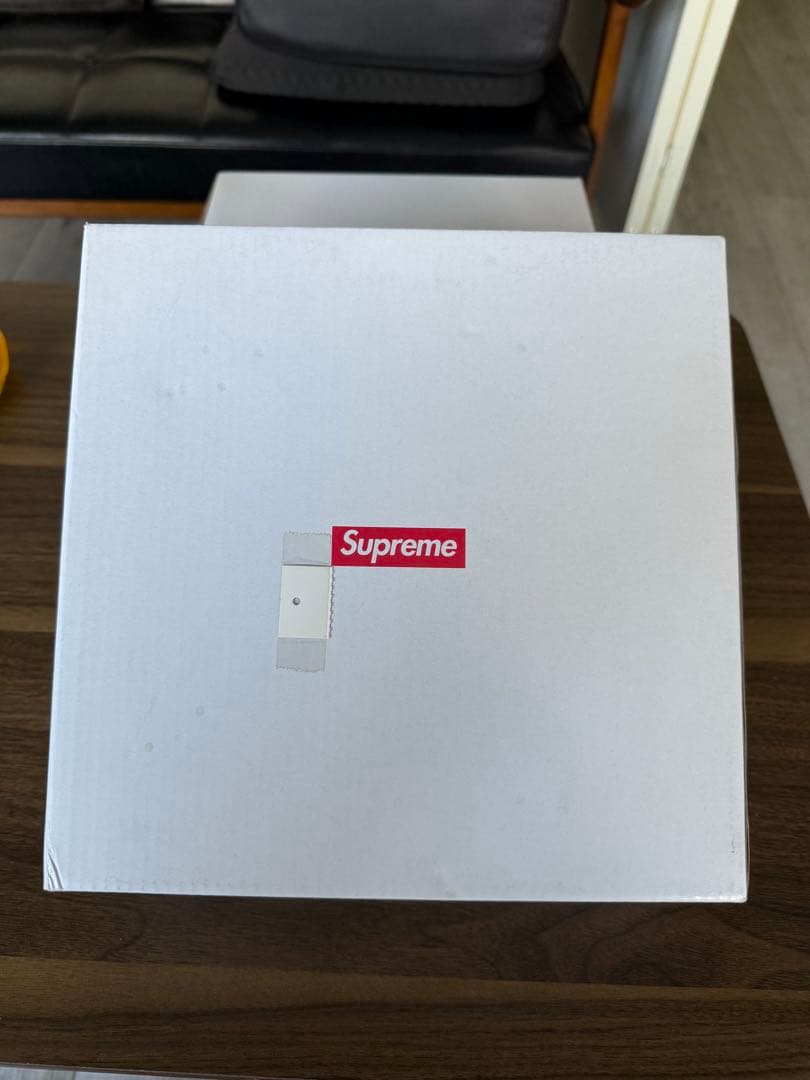 新品Supreme Diamond Plate Dog Bowl