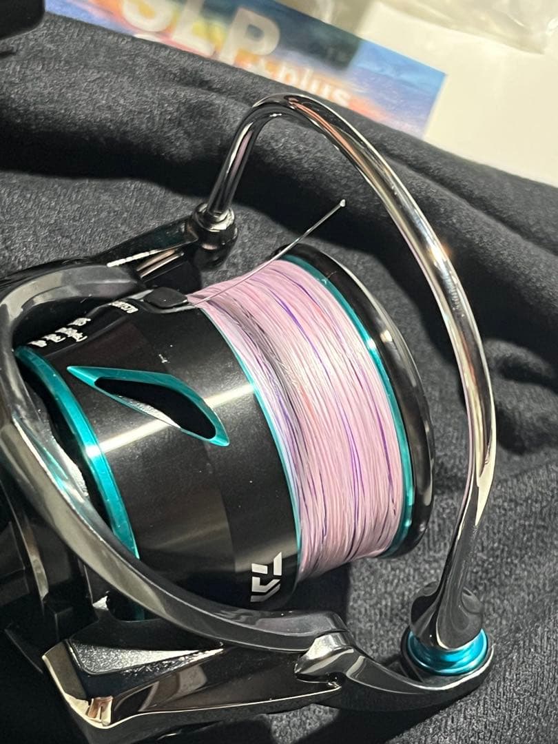 美品　ダイワ　21エメラルダスエア　FCLT2500S