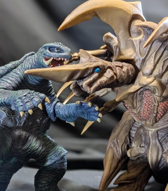 レギオン（エクスプラス）＆ガメラ96（ロケットプロ）ソフビフィギュア２体セット