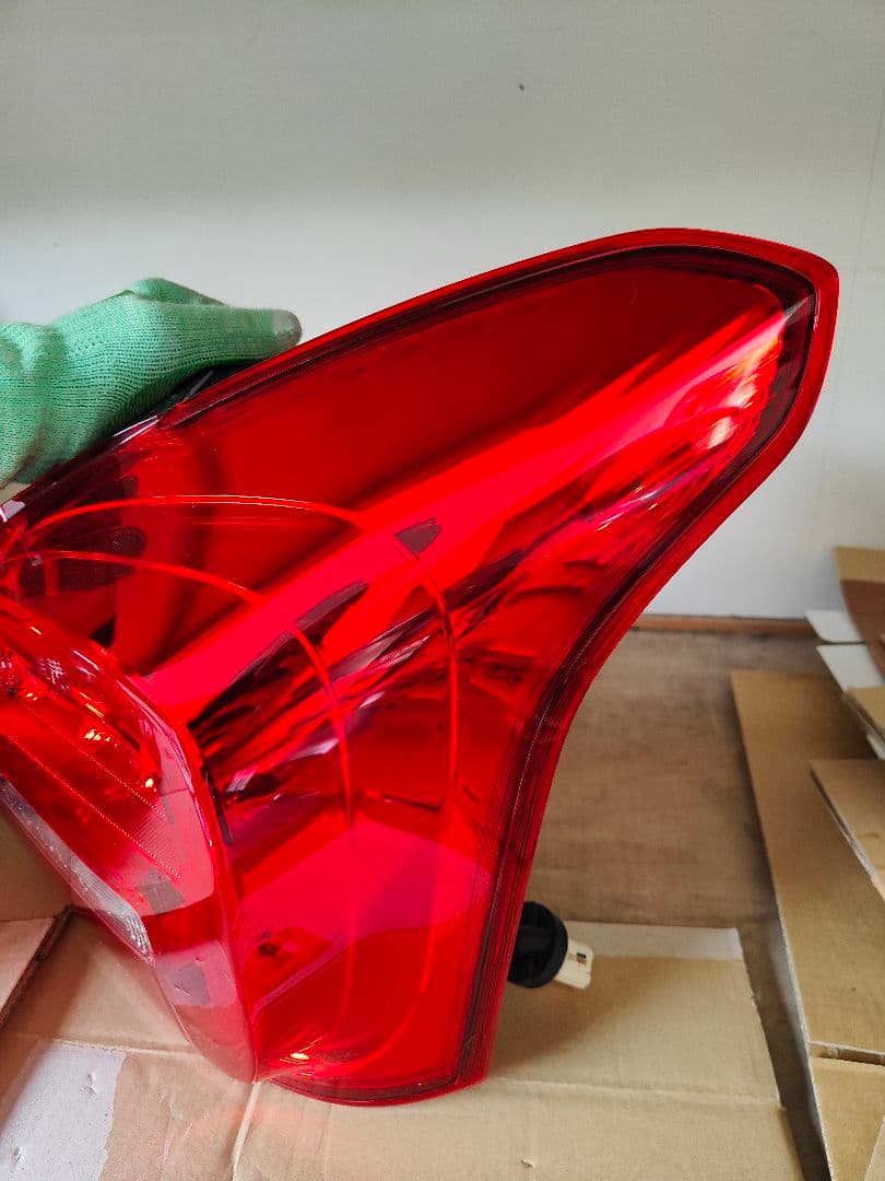 スイフトスポーツzc33s 純正テールライト 左右セット　新車外し（2024年）