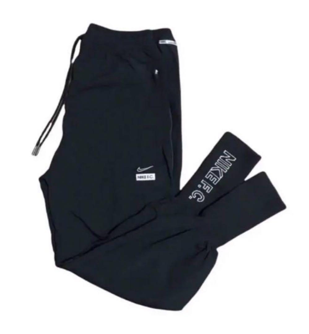 新品★ナイキサッカーウェア ナイキパーカー ナイキパンツ★S