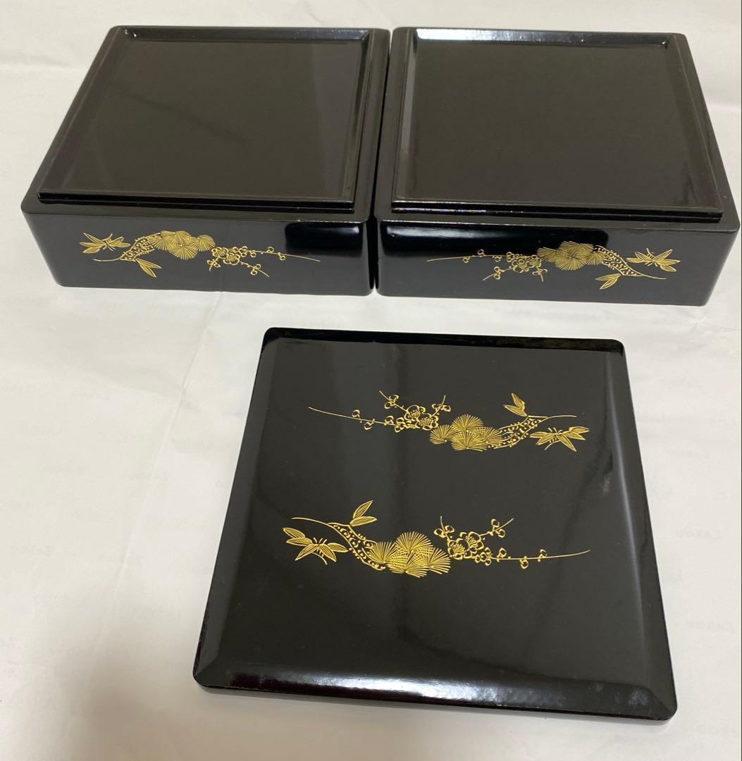 新品未使用　二段重漆器　松竹梅金色装飾　沈金