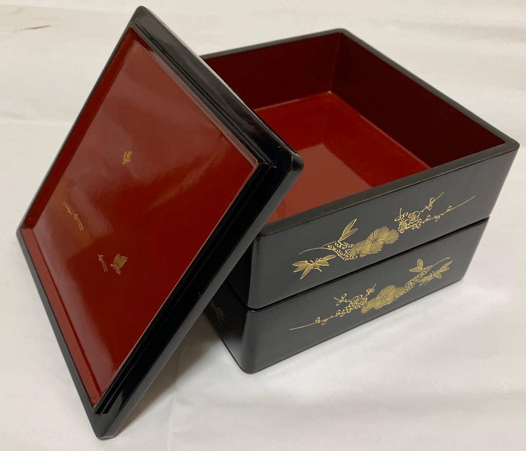 新品未使用　二段重漆器　松竹梅金色装飾　沈金