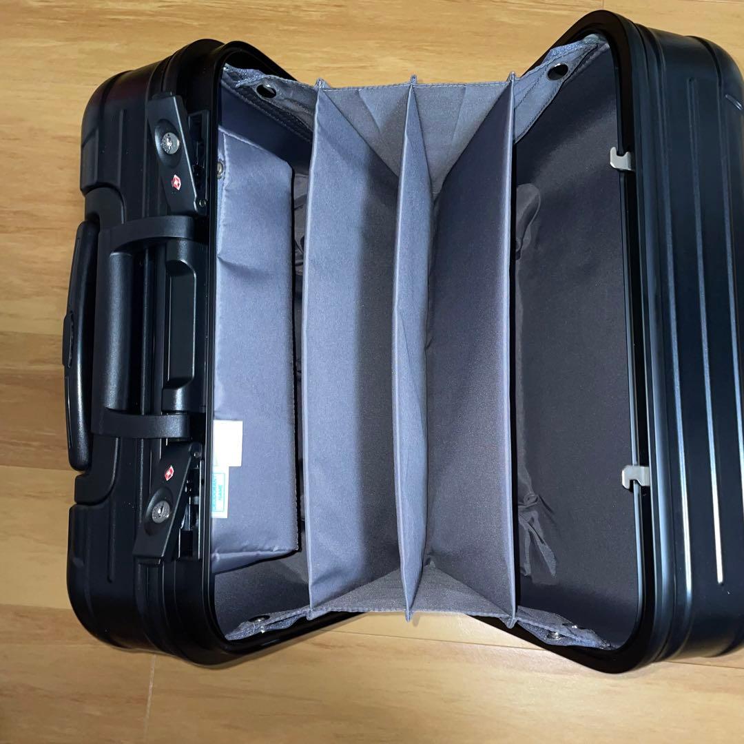 スーツケース　35リットル　機内持ち込み