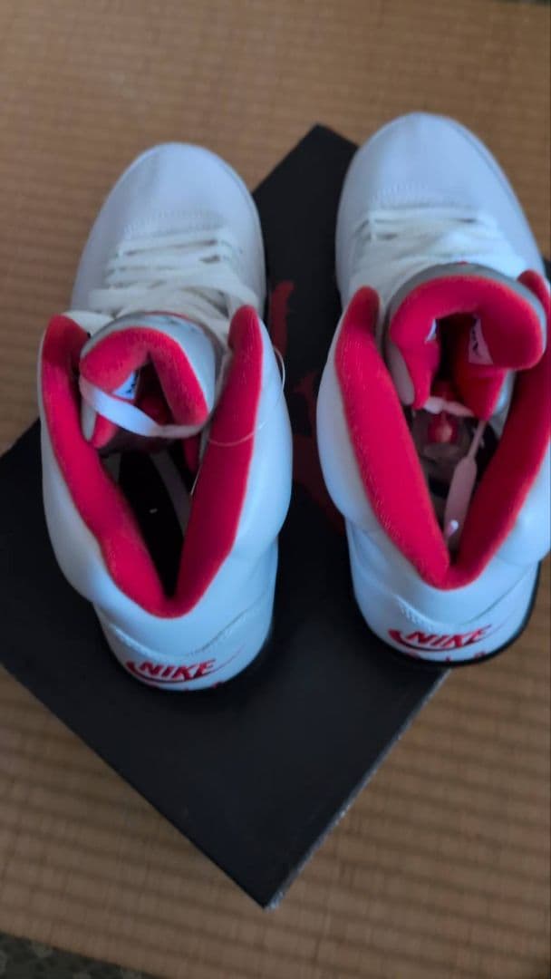 Nike Air Jordan 5 ファイヤーレッド