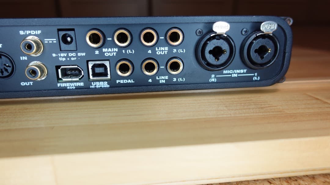 MOTU audio express オーディオインターフェース