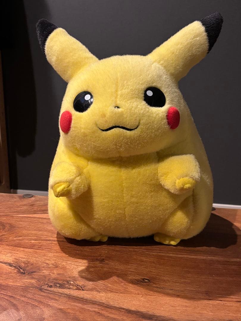 TOMY 等身大　ピカチュウ　ぬいぐるみ　ポケモン　トミー