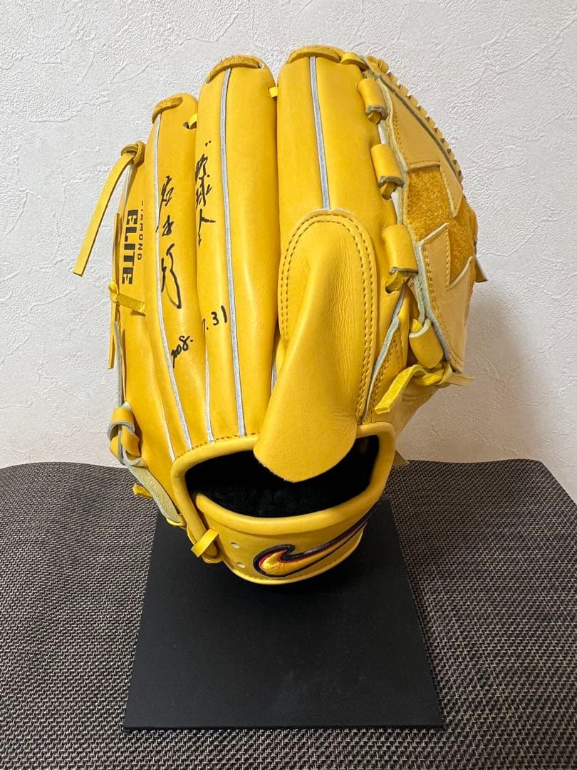 元日本ハムファイターズ　岩ちゃん　岩本勉さん　直筆サイン入りグローブ　美品